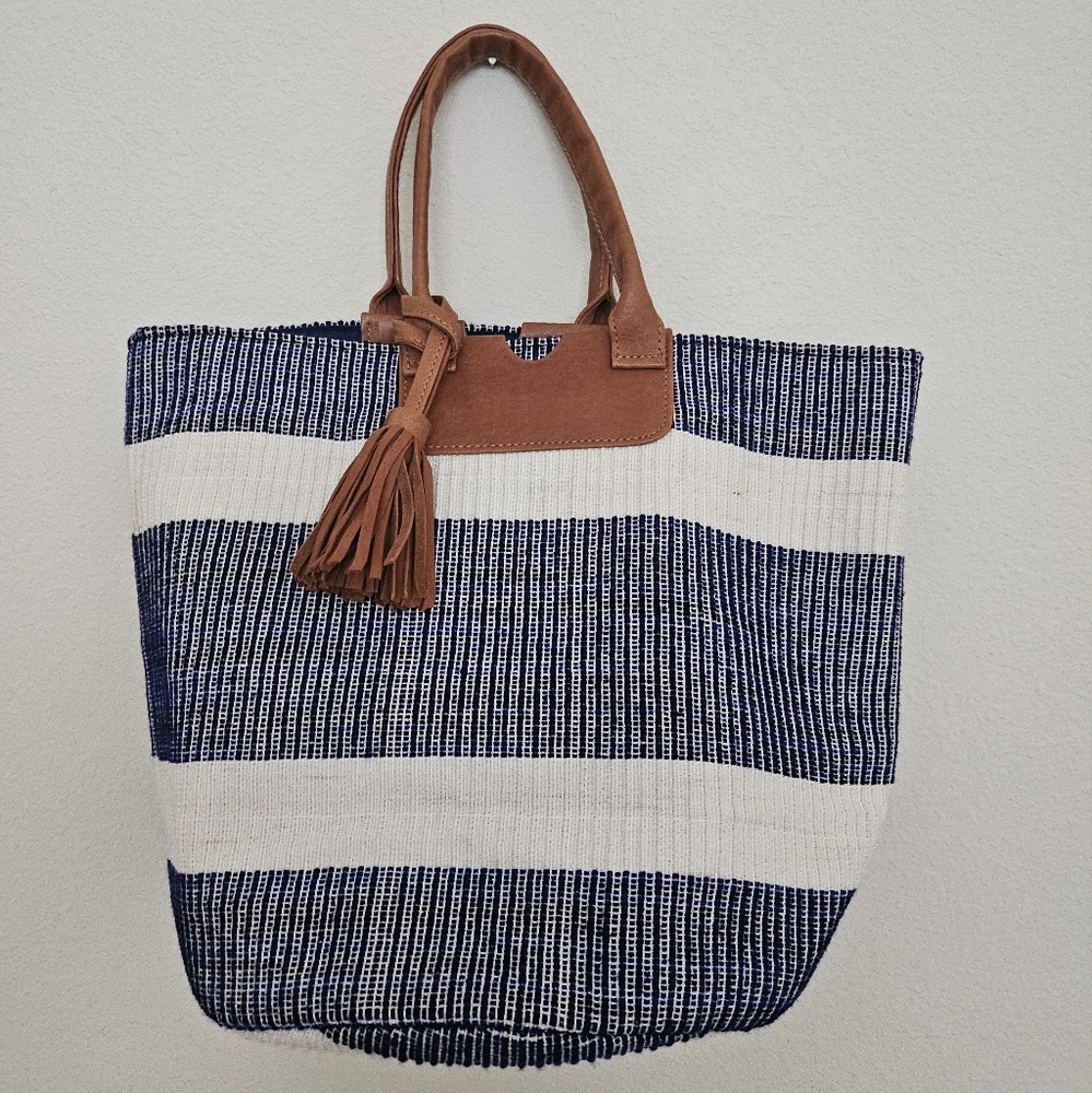 Hampton Style Blue and White Stipped Beach/Pool tote with 'leather' handles